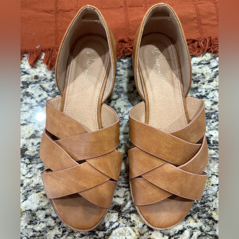 Down east Tan Flats Size 6